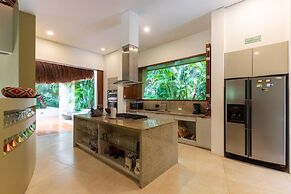 Yeguas Y58 by Wynwood House