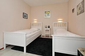 Spacious Holiday Home Near Forest