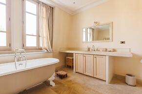 Luxury Mansion With Garden in Heart of Neuilly