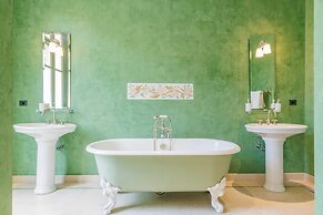 Luxury Mansion With Garden in Heart of Neuilly