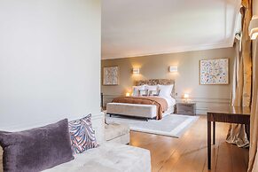 Luxury Mansion With Garden in Heart of Neuilly