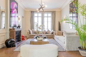 Luxury Mansion With Garden in Heart of Neuilly