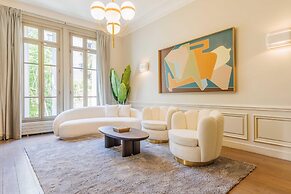 Luxury Mansion With Garden in Heart of Neuilly