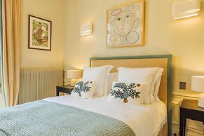 Luxury Mansion With Garden in Heart of Neuilly