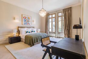 Luxury Mansion With Garden in Heart of Neuilly