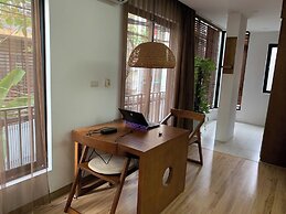 Lavender Building Van Cao