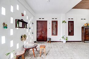 OYO 94371 Omah Sarindoyo