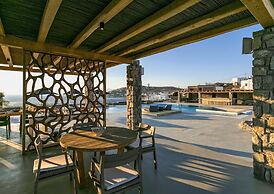 Villa With Resort Style Pool