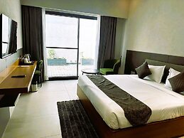 COURT REGALIA UNIT OF S & G FESTIVITIES