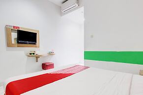 Collection O Jalan Slamet Riyadi Near Kampung Batik Kauman Formerly Ho