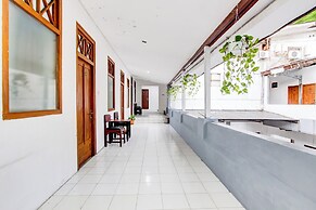 Collection O Jalan Slamet Riyadi Near Kampung Batik Kauman Formerly Ho