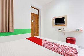 Collection O Jalan Slamet Riyadi Near Kampung Batik Kauman Formerly Ho