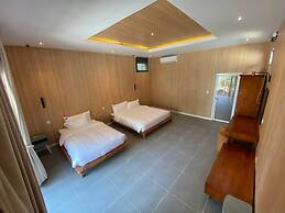 Mad Monkey Koh Sdach