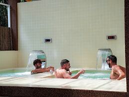 Mad Monkey Koh Sdach