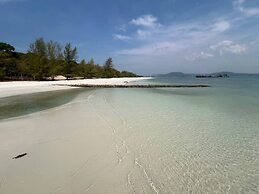 Mad Monkey Koh Sdach