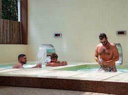 Mad Monkey Koh Sdach