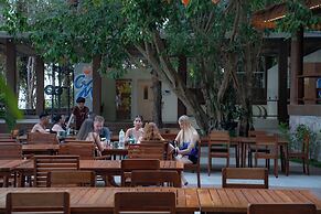 Mad Monkey Koh Sdach