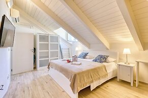 Il Regno Di Monica Attico Near The Sea