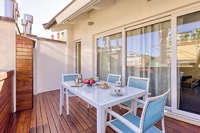 Il Regno Di Monica Attico Near The Sea