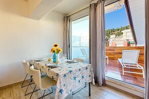 Il Regno Di Monica Attico Near The Sea