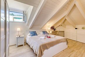 Il Regno Di Monica Attico Near The Sea