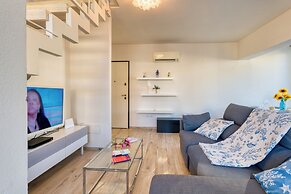 Il Regno Di Monica Attico Near The Sea