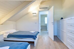 Il Regno Di Monica Attico Near The Sea