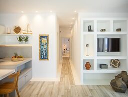 Nice Villa at Kalafatis Beach