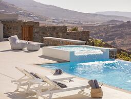 Nice Villa at Kalafatis Beach