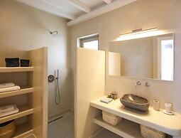 Nice Villa at Kalafatis Beach