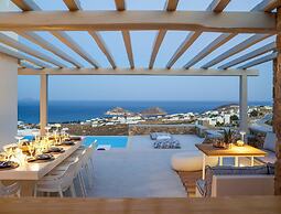 Nice Villa at Kalafatis Beach