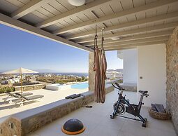 Nice Villa at Kalafatis Beach