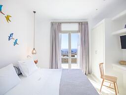 Nice Villa at Kalafatis Beach