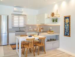 Nice Villa at Kalafatis Beach