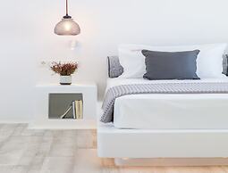 Nice Villa at Kalafatis Beach