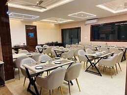 Hotel Mango Tree & Suites