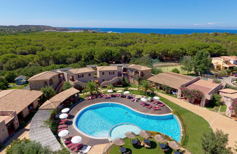 Three-room Apartment With Pool