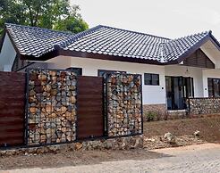 Sierra By Semusim Villa