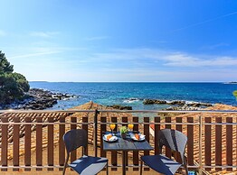 Beachfront Escape in Rovinj