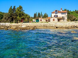 Beachfront Escape in Rovinj
