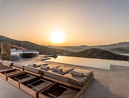 Charming Villa Near Ftelia Beach