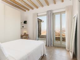 Charming Villa Near Ftelia Beach