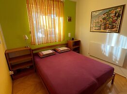 Classic and Modern Umag Apartment With Terrace and BBQ