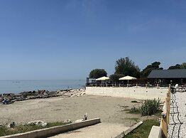Classic and Modern Umag Apartment With Terrace and BBQ