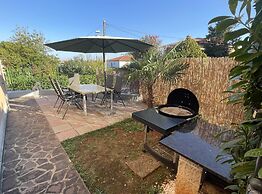 Classic and Modern Umag Apartment With Terrace and BBQ