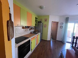 Classic and Modern Umag Apartment With Terrace and BBQ