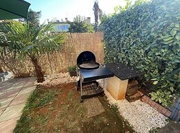 Classic and Modern Umag Apartment With Terrace and BBQ
