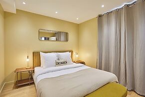 Modern Apartement Center of Paris