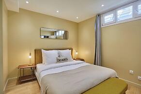 Modern Apartement Center of Paris