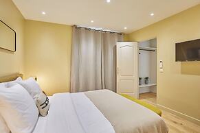 Modern Apartement Center of Paris